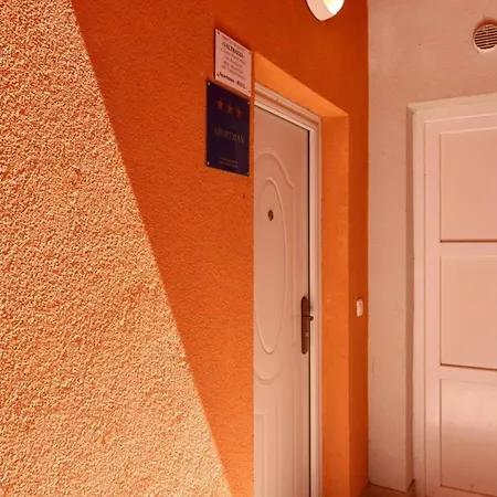 Equipped Flat Just A Short Walk From The *
